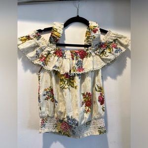 Super cute, off the shoulder’s blouse